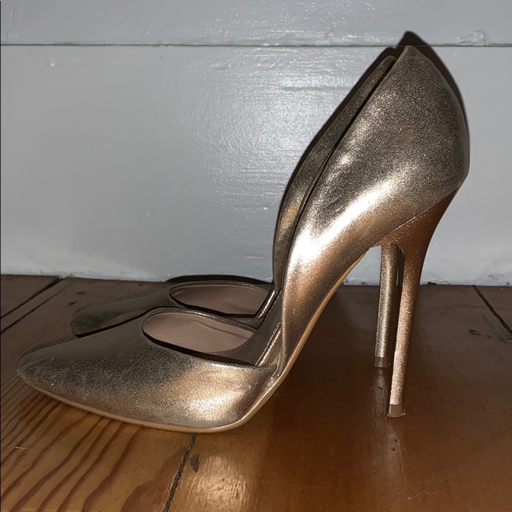 Steve Madden Gold d’Orsay Pumps